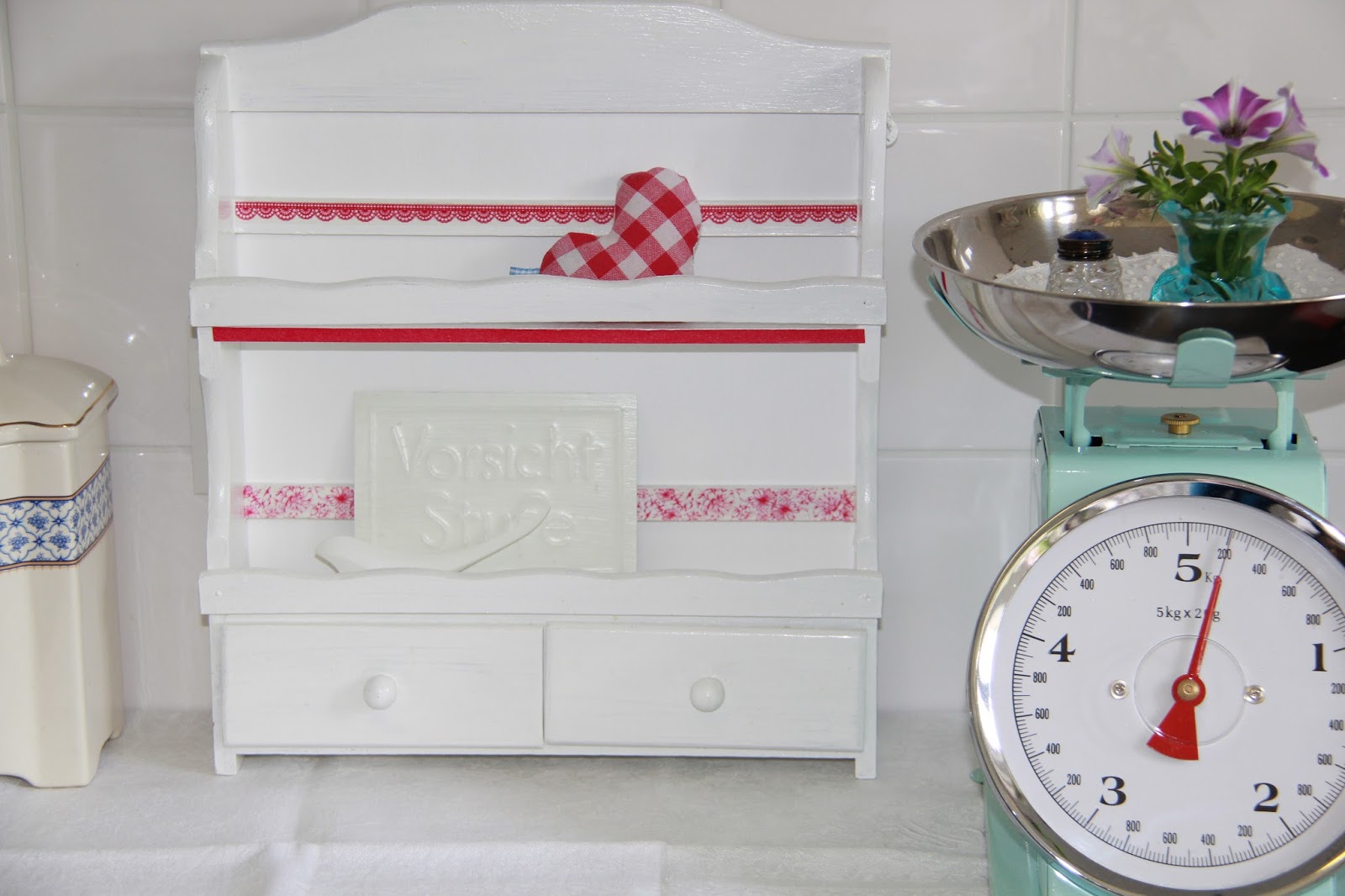 Tellerregale - The Reading Chair