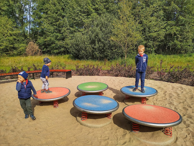 trampoliny w parku, atrakcje dla dzieci, Wrocław