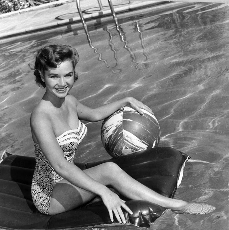 Dazzling Divas Debbie Reynolds