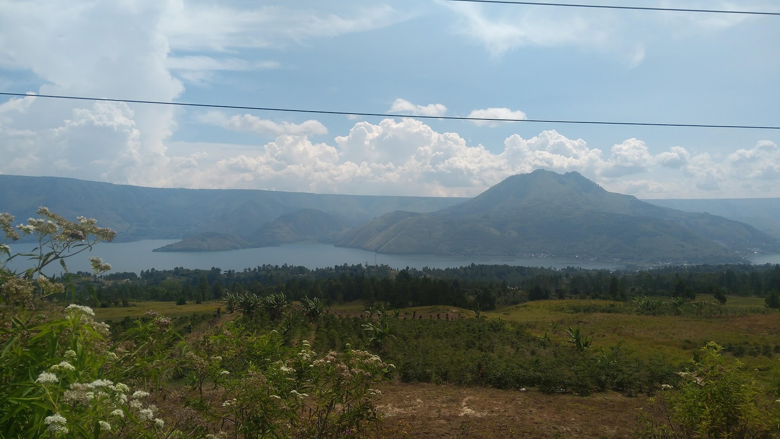 Kabut Berbalut Kalut Lusius Sinurat