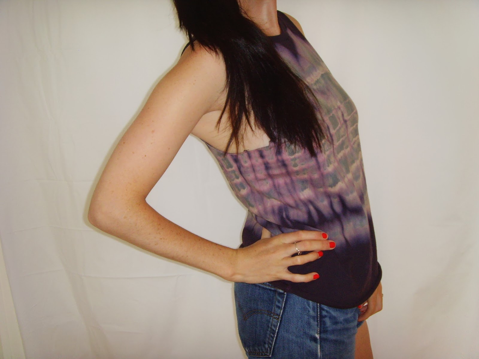 diy-reverse-tie-dye-in-3-techniques-part-1-striped-sleevless-tee-reniqlo