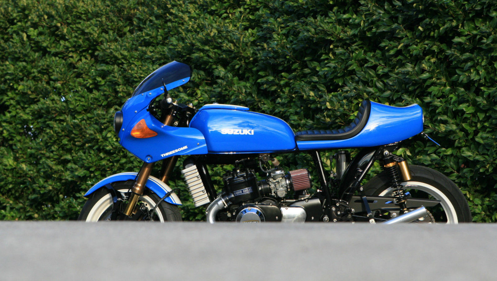 SUZUKI Blue & Yellow Cafe Racer Motorcycle STICKER Full Face Helmet GSXR GSX GT 