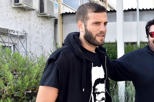 Δίπλα στους συμπαίκτες του ο Παππάς