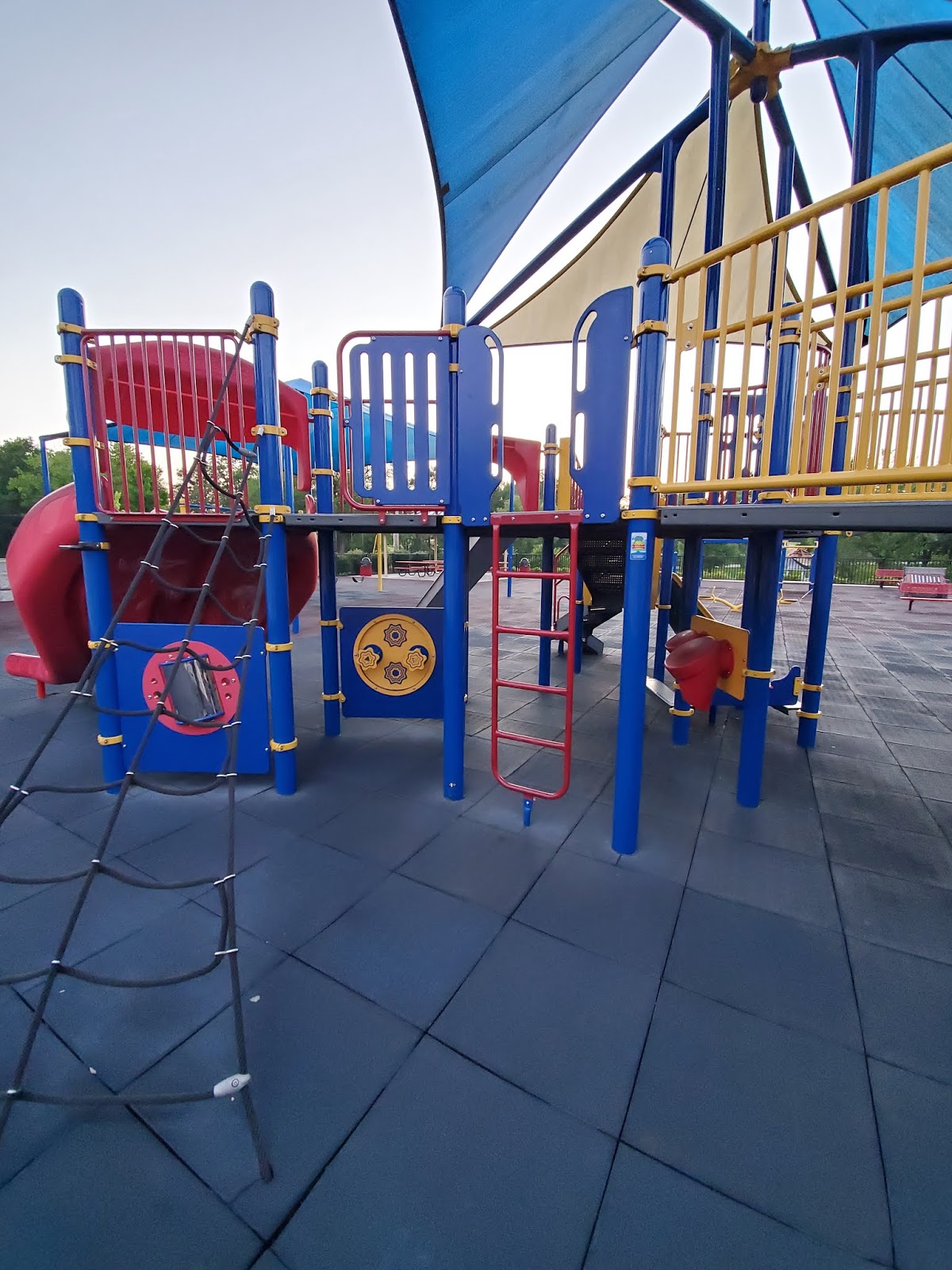 Play St. Louis Bernie Hillermann Park, Washington