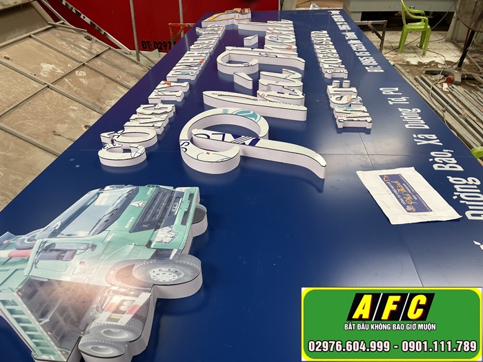 Thi công bảng hiệu alu gắn chữ nổi Phú Thành Phú Quốc