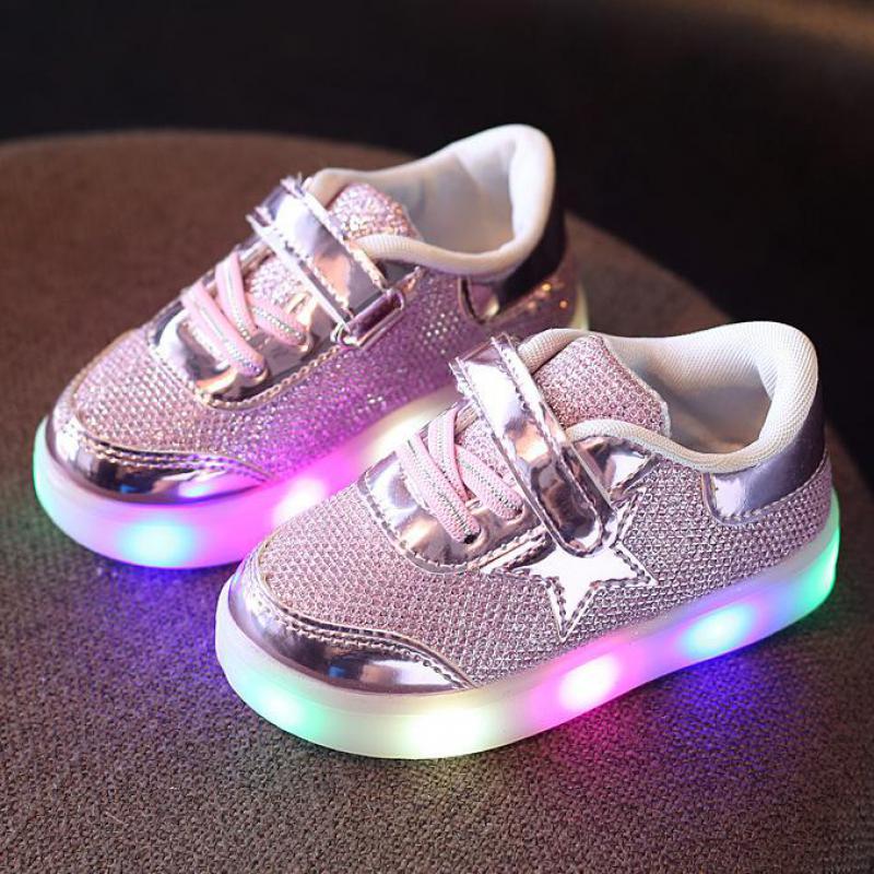 History of New England: Flashing shoes in church