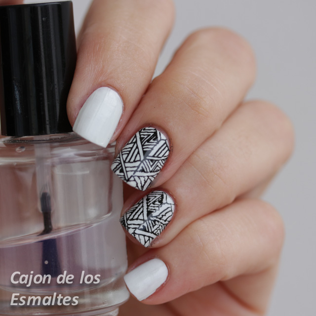 Uñas tribales - Blanco y Negro con Cheeky Jumbo C