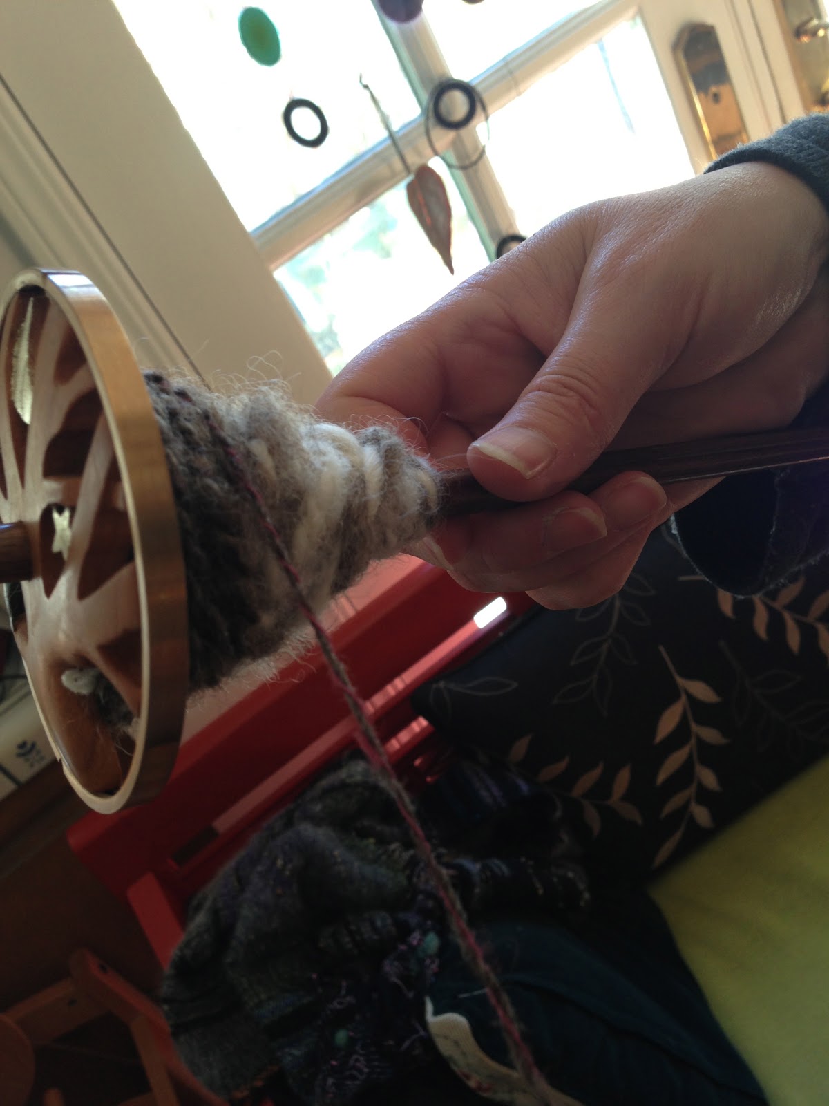CENTERING WITH FIBER Learn to spin yarn classes at Saori Santa Cruz