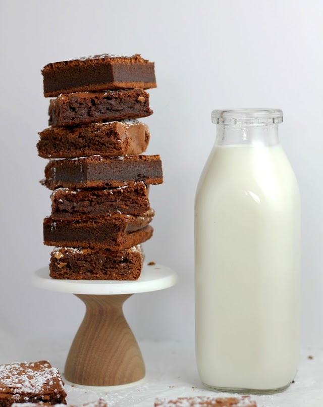 3 ingredient brownies with condensed milk