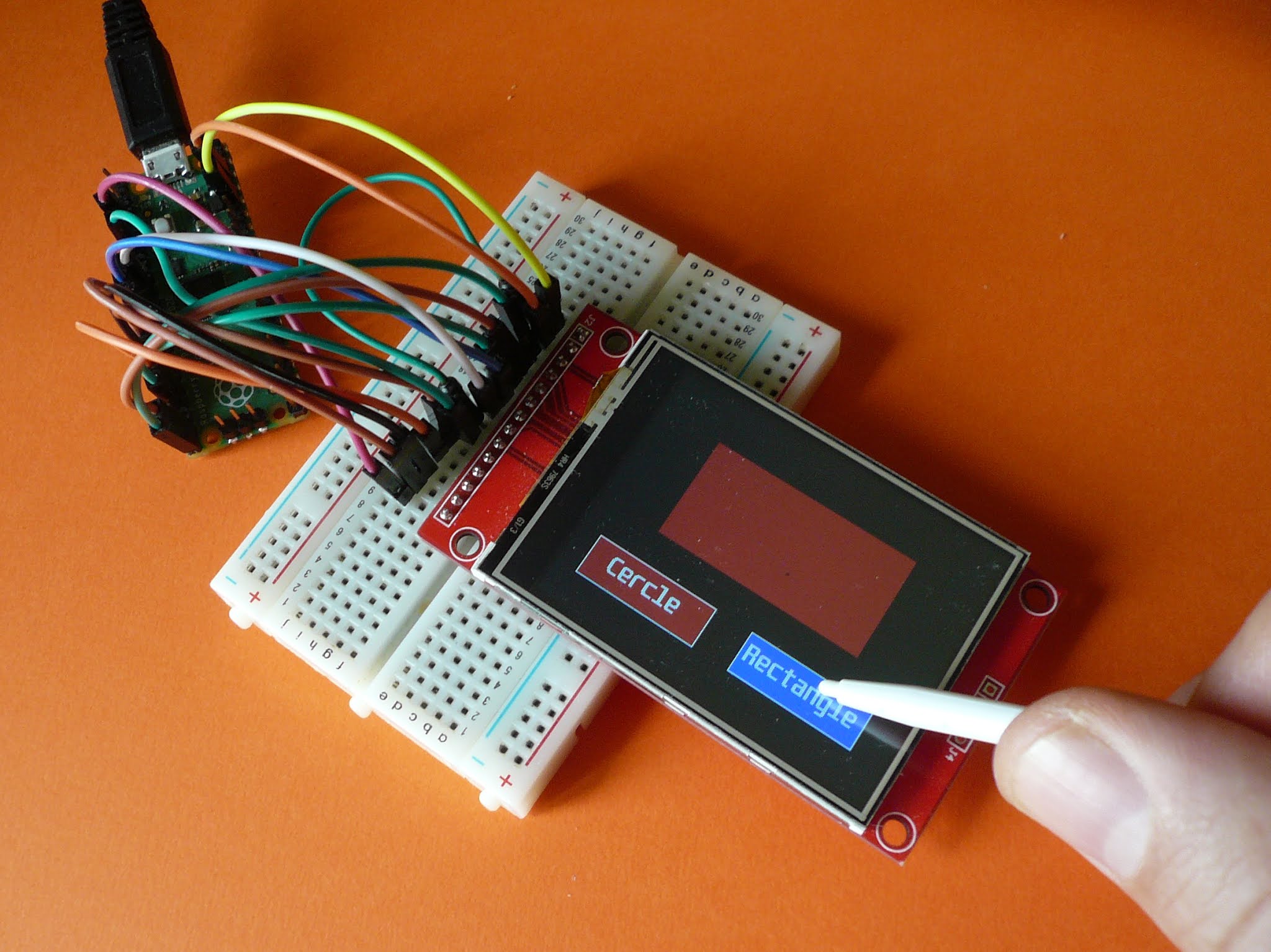 Raspberry Pi : Connecter un écran LCD tactile