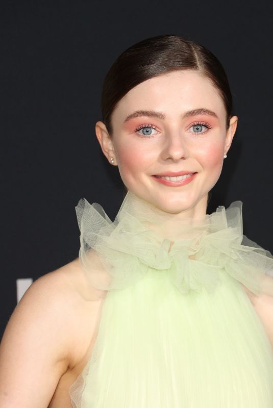 Thomasin McKenzie Clicks at Jojo Rabbit Premiere in Los Angeles 15 Oct-2019