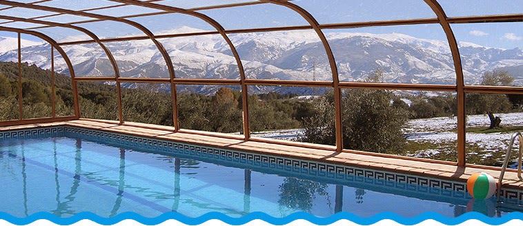 Marzua: Una cubierta para la piscina