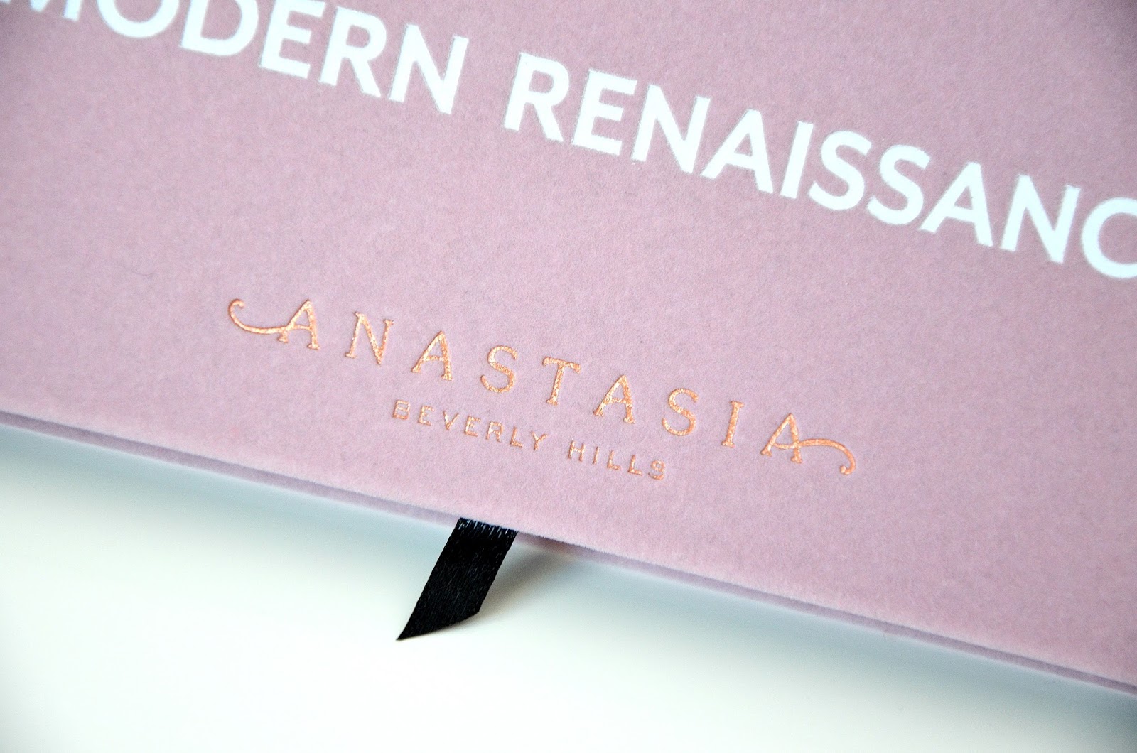 Anastasia Beverly Hills ABH modern renaissance eyeshadow palette packaging