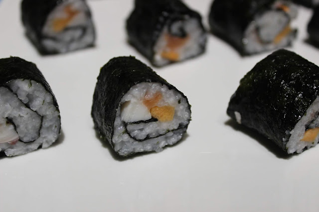 Maki de salmón y apio