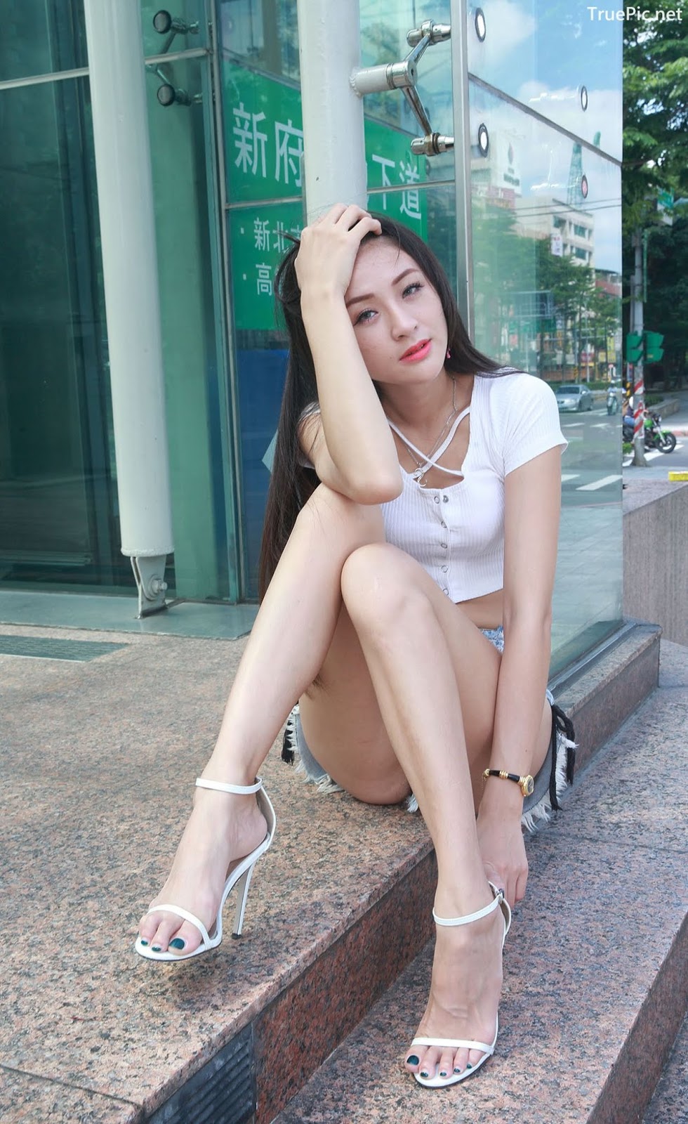 Image-Beautiful-Taiwanese-Girl-Lola-雪岑-Perfect-Long-Legs-Baby-TruePic.net- Picture-58