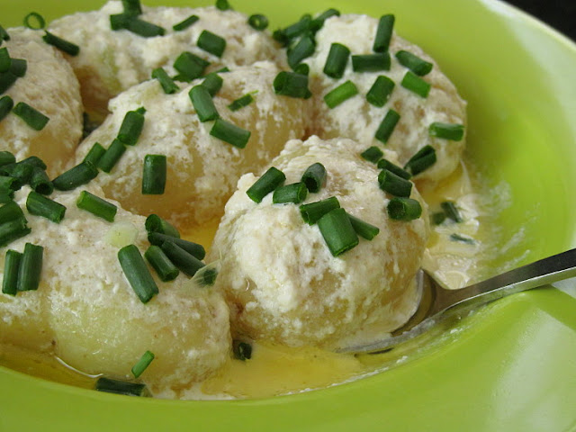 Мелкий картофель в сливках