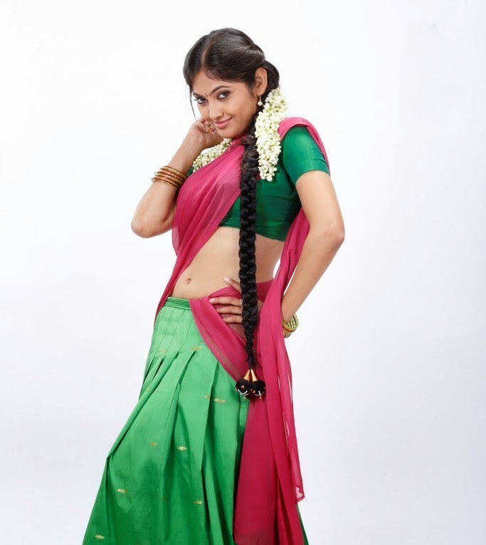 683px x 765px - Mallu aunties: kerala hot kutty girl supoorna sexy in pink half saree pallu  dropped to show deep navel spicy boobies side view in greeen blouse 2014  malayalam stills