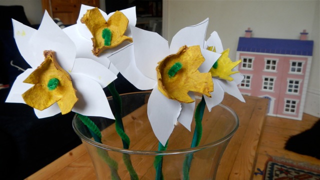 easter crafts - daffodils