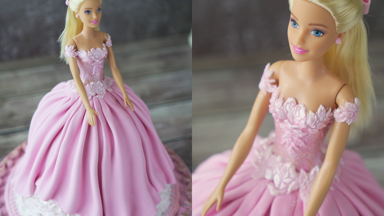 Buy Barbie Dreamtopia Royal Ball Princess Doll, Blonde Wearing Glittery  Rainbow Ball Gown, with Brush and 5 Accessories, Gift for 3 to 7 Year Olds  Online at desertcartINDIA