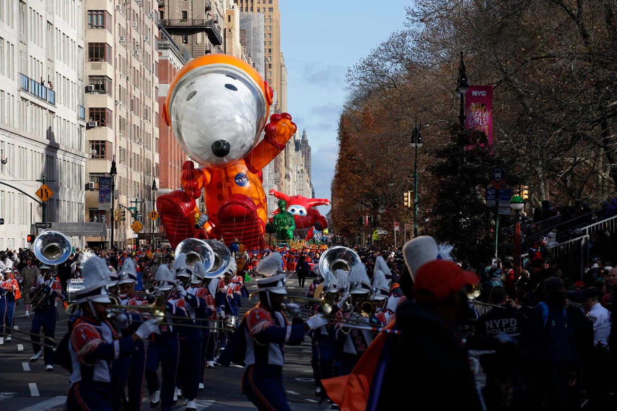 A Giant Leap For Beaglekind! In a Macy's Thanksgiving Day Parade First