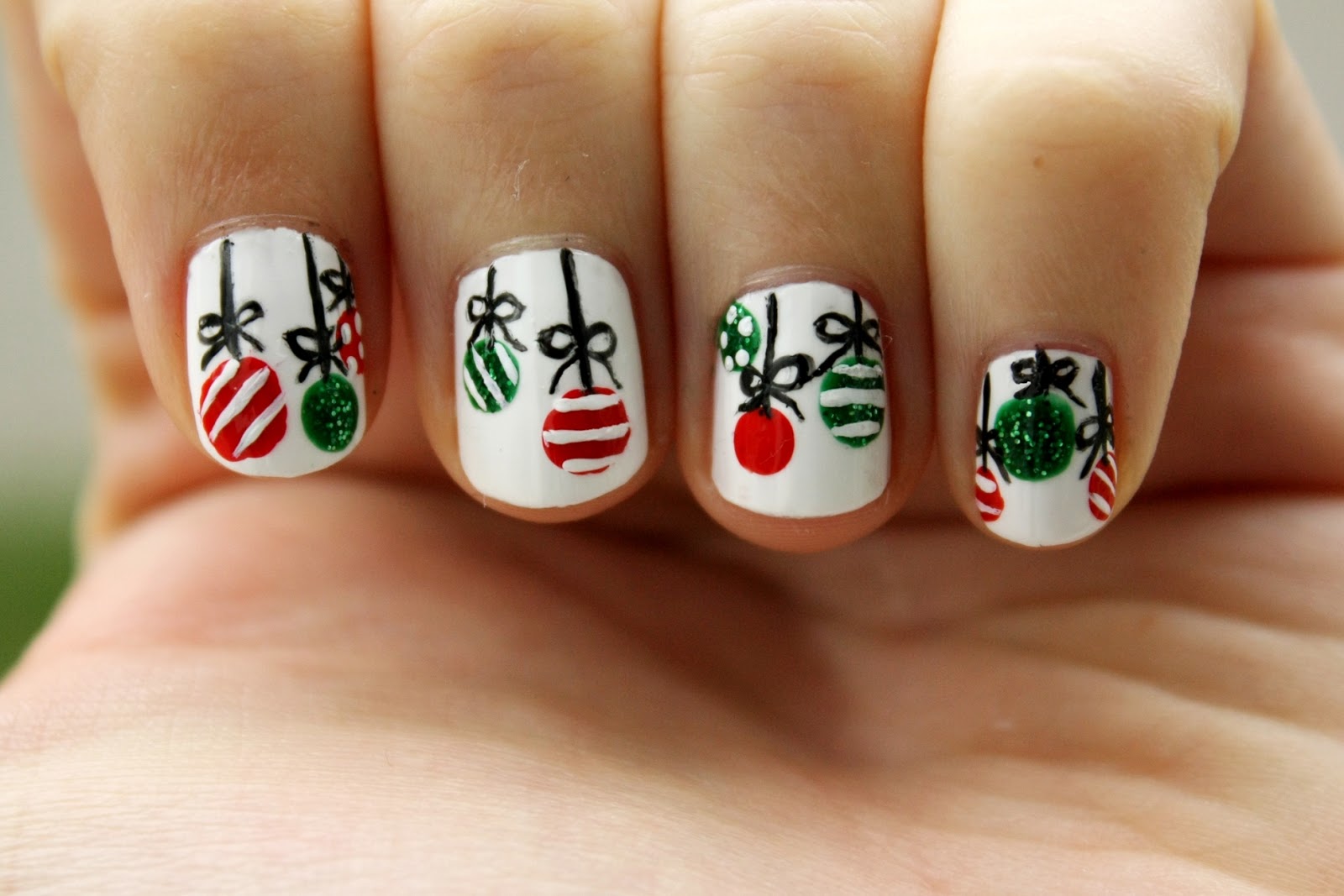 cute holiday nail design