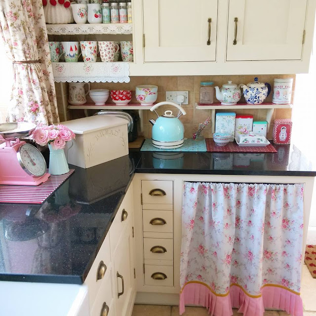 Sew a little love: Kitchen reveal: Pastels and pink
