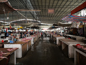 pork aisle at Nanqiao Market in Yulin (玉林南桥市场)