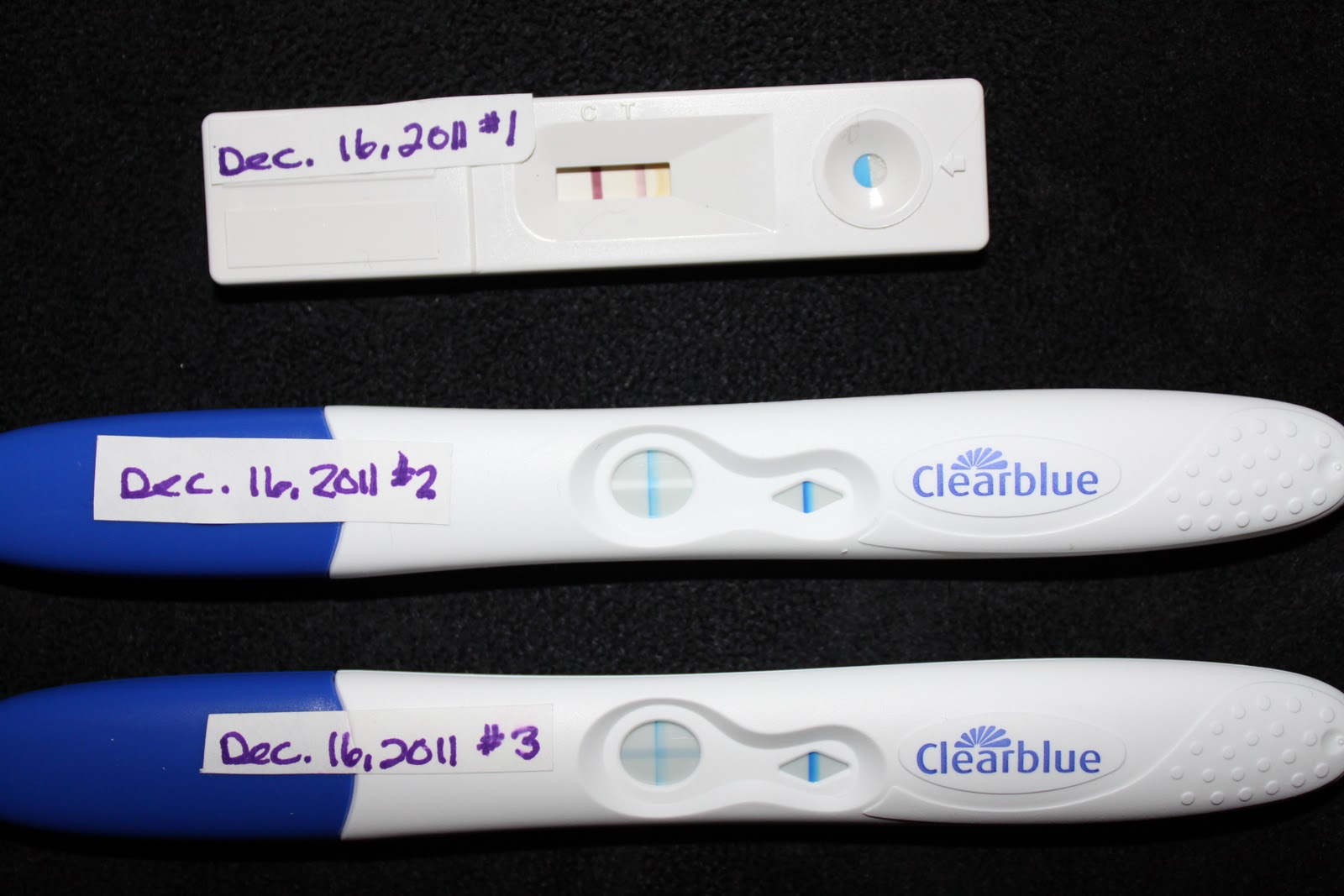 Инструкция теста на беременность клеар блю. Clearblue 2 полоски. Клеар Блю плюс чувствительность. Тест 2 полоски Clearblue. Clearblue 3+.