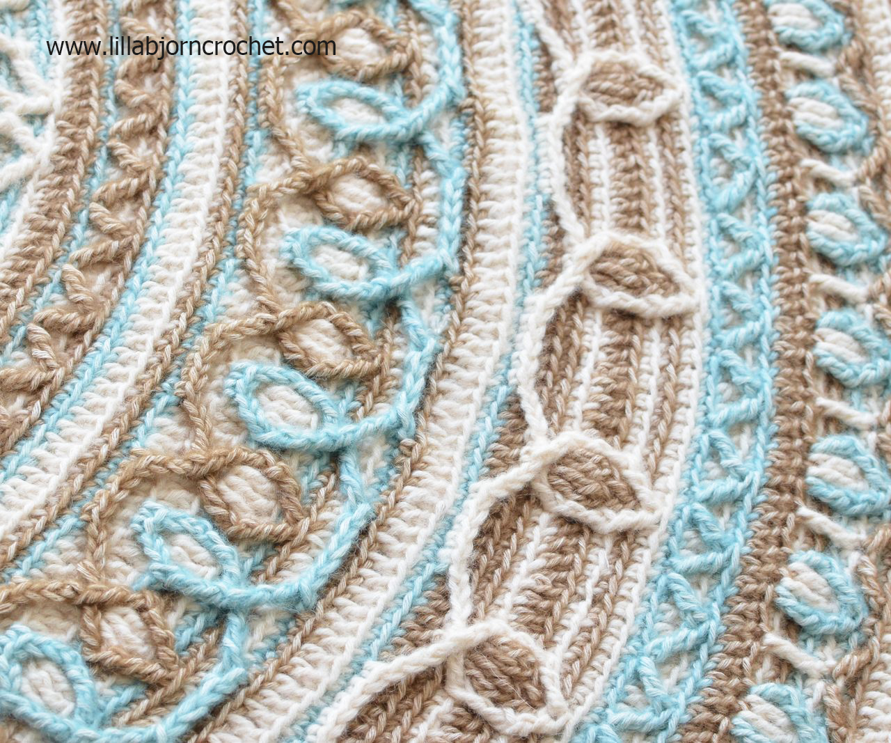 Joana's Mandala and Border - overlay crochet pattern by Lilla Bjorn Crochet