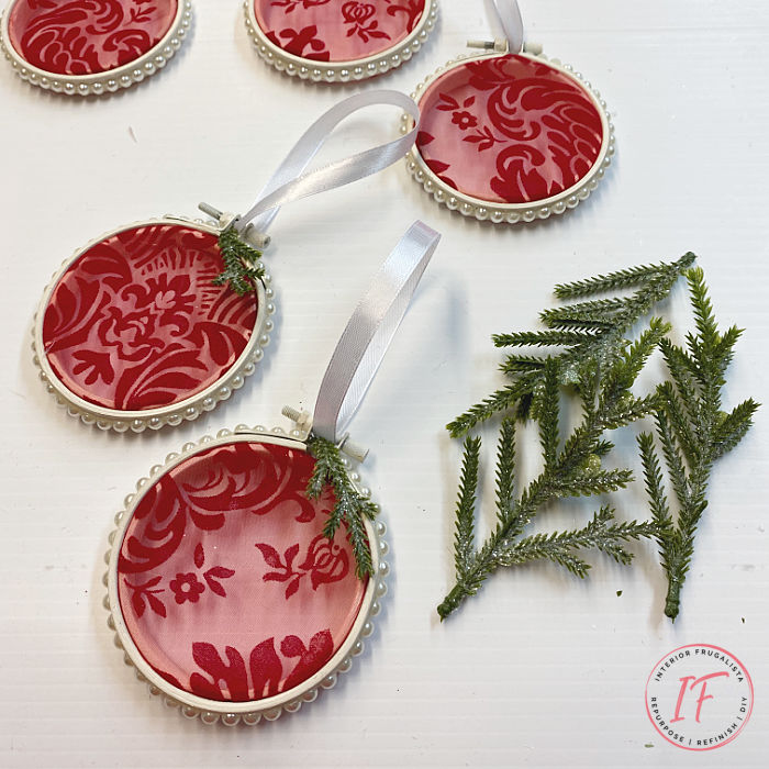 Elegant Pearl and Organza DIY Embroidery Hoop Ornaments from a recycled damask table runner and small embroidery hoops - pretty red tree decorations!