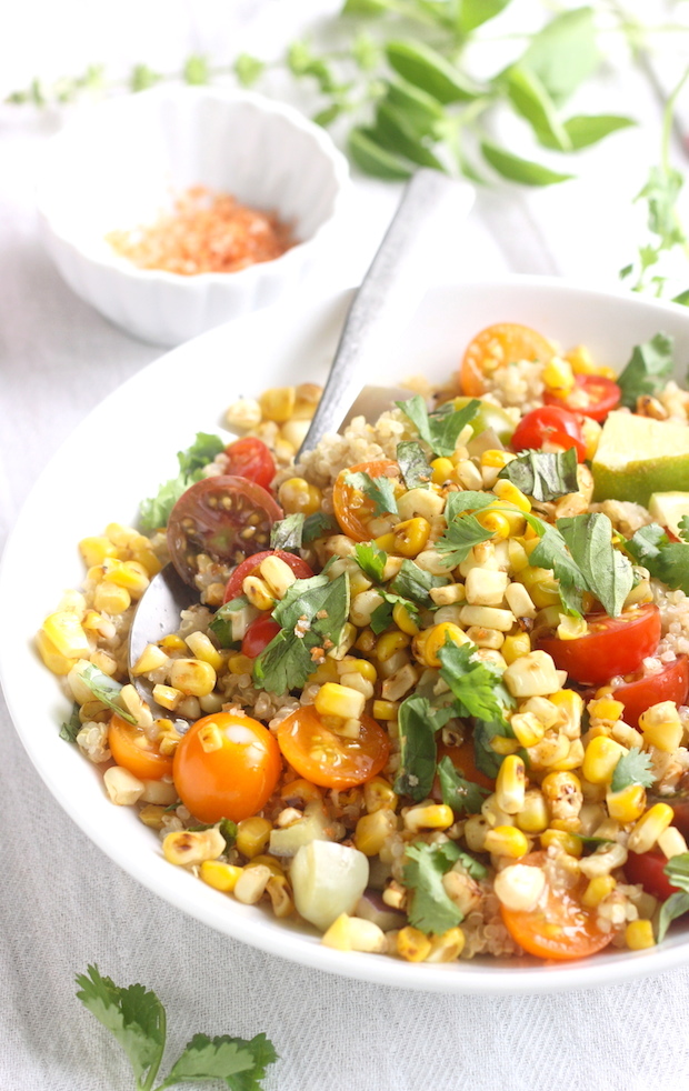 Charred Sweet Corn & Tomato Quinoa Salad recipe by SeasonWithSpice.com