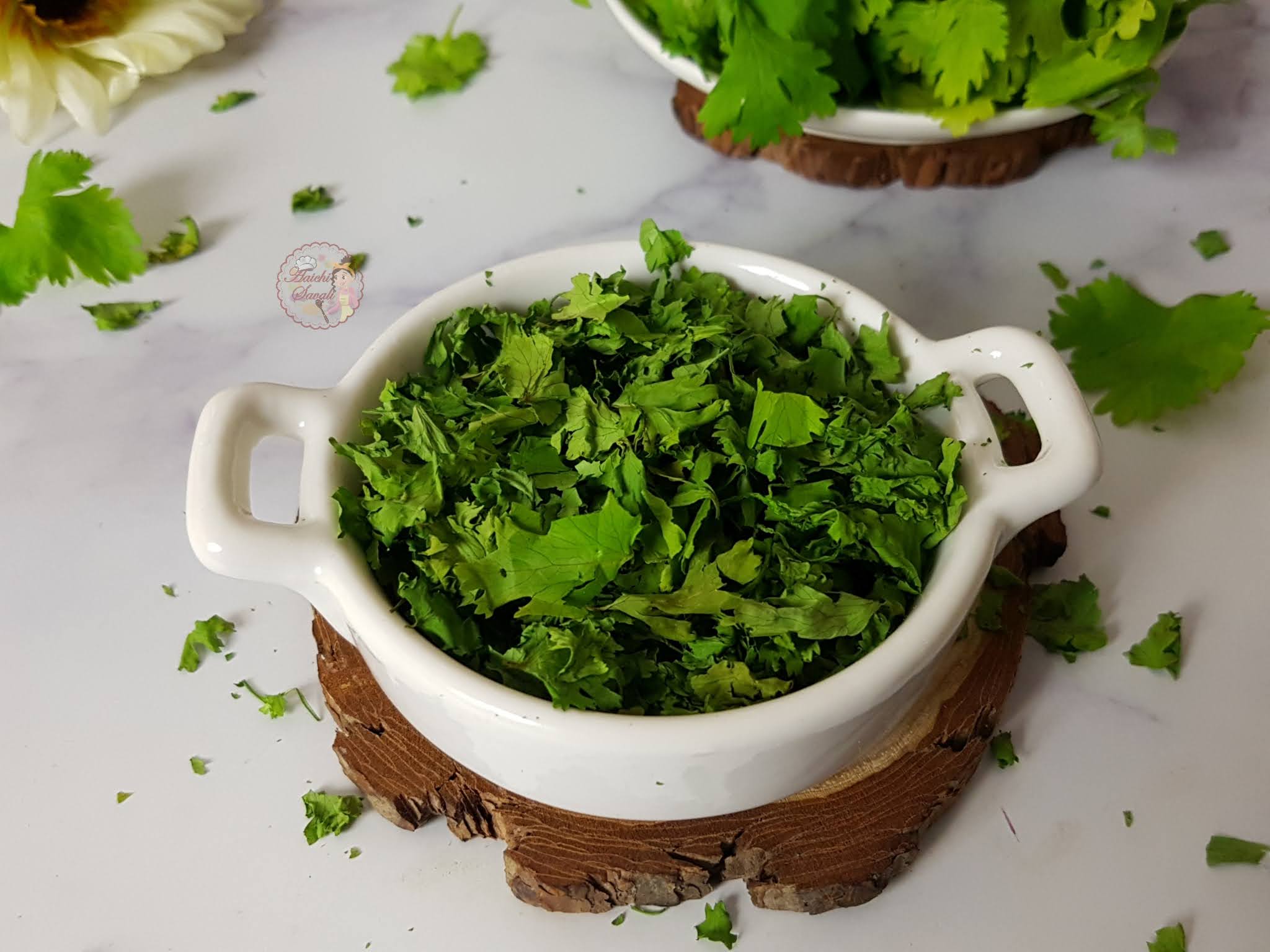 Dried Coriander Leaves in Air FryerHow to Dry HerbsEVENLY DEHYDRATED