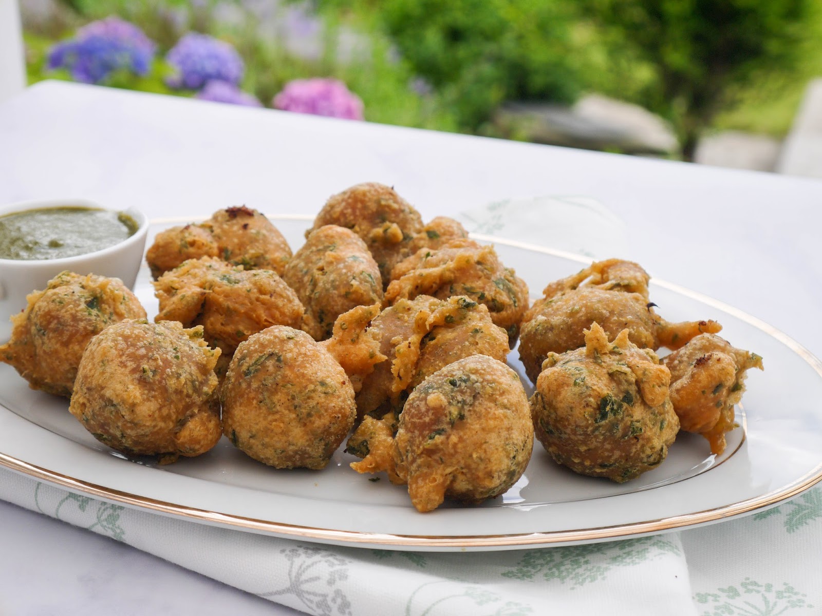 This Muslim Girl Bakes Fresh Methi Pakoras with Green Chutney.