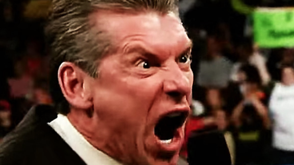 Ronda Rousey e Cain Velasquez levam Vince McMahon a loucura em Stamford