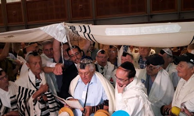 Sobrevivientes del Holocausto celebraron un Bar Mitzvá tardío en Israel Sobrevivientes del Holocausto celebraron un Bar Mitzvá tardío en Israel