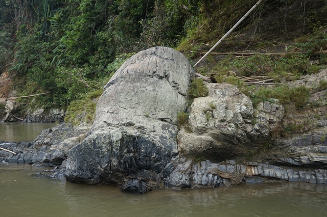 Geopark Merangin: Arung Jeram Batang Merangin dan Menyusuri Jejak