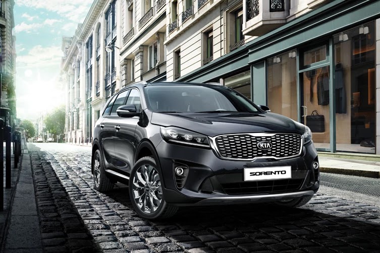 Take Your Commanding Presence on the Road with the 2019 Kia Sorento