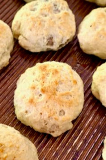 Sausage Gravy Stuffed Biscuits: Savory Sweet and Satisfying
