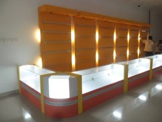 Furniture Interior Untuk Toko - Etalase Display - Commercial Furniture