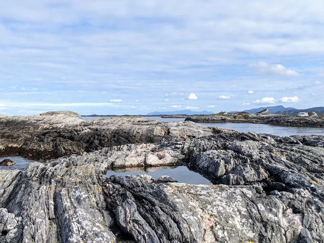 Norway road trip itinerary: rocks and tide pools along Atlanterhavsveien