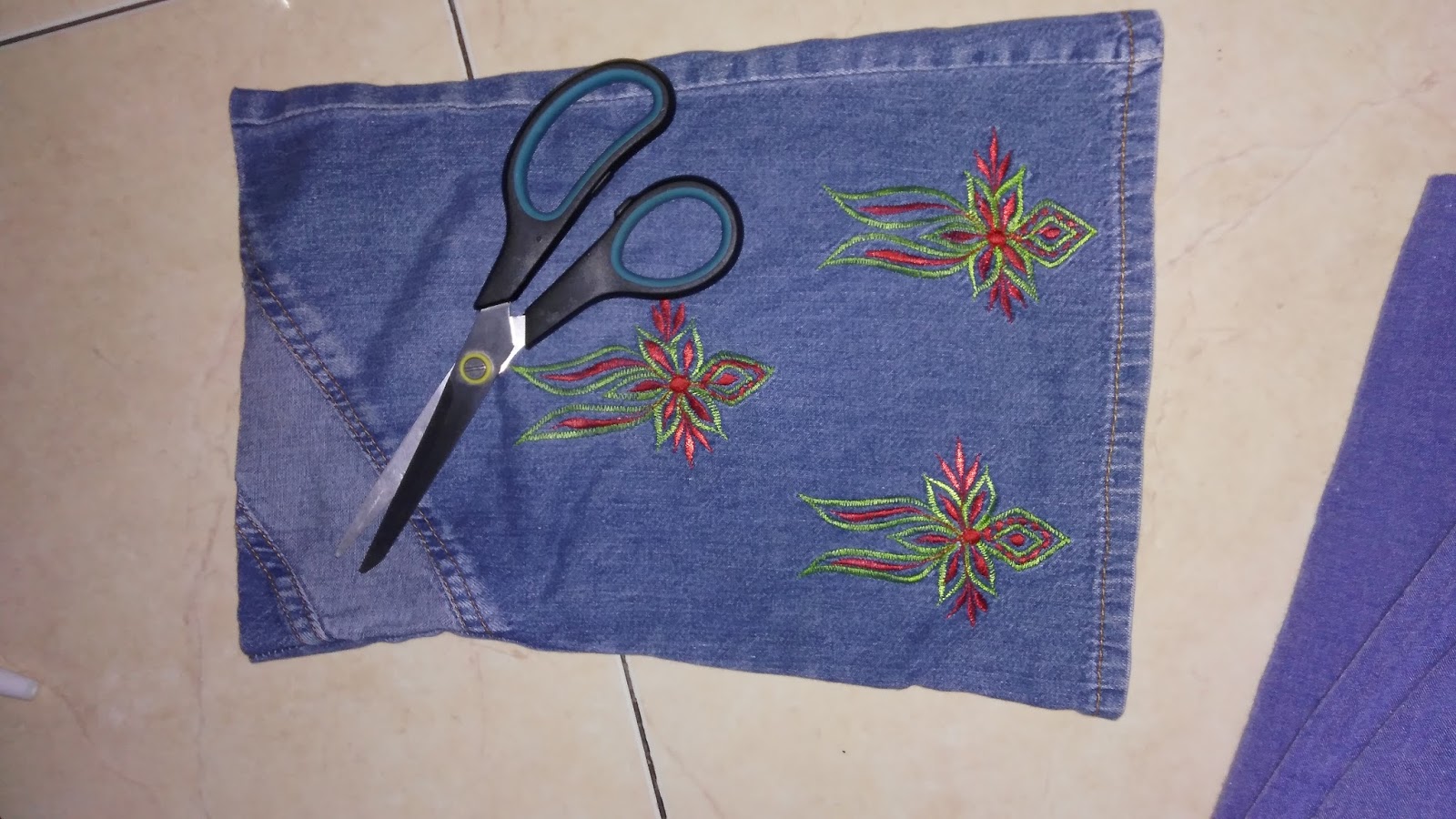Learn and Share! Pouch Serba Guna dari Kain Perca