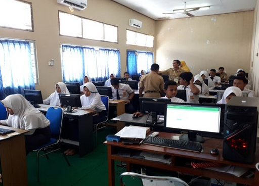 Contoh Soal Menentukan Informasi Tersurat Teks Unbk Smp Mts 2020