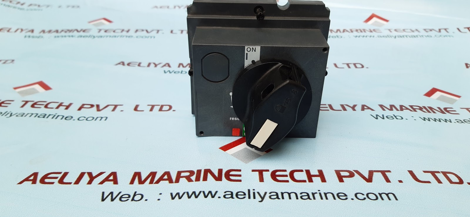 CIRCUIT BREAKER ACCESSORY Aeliya Marine