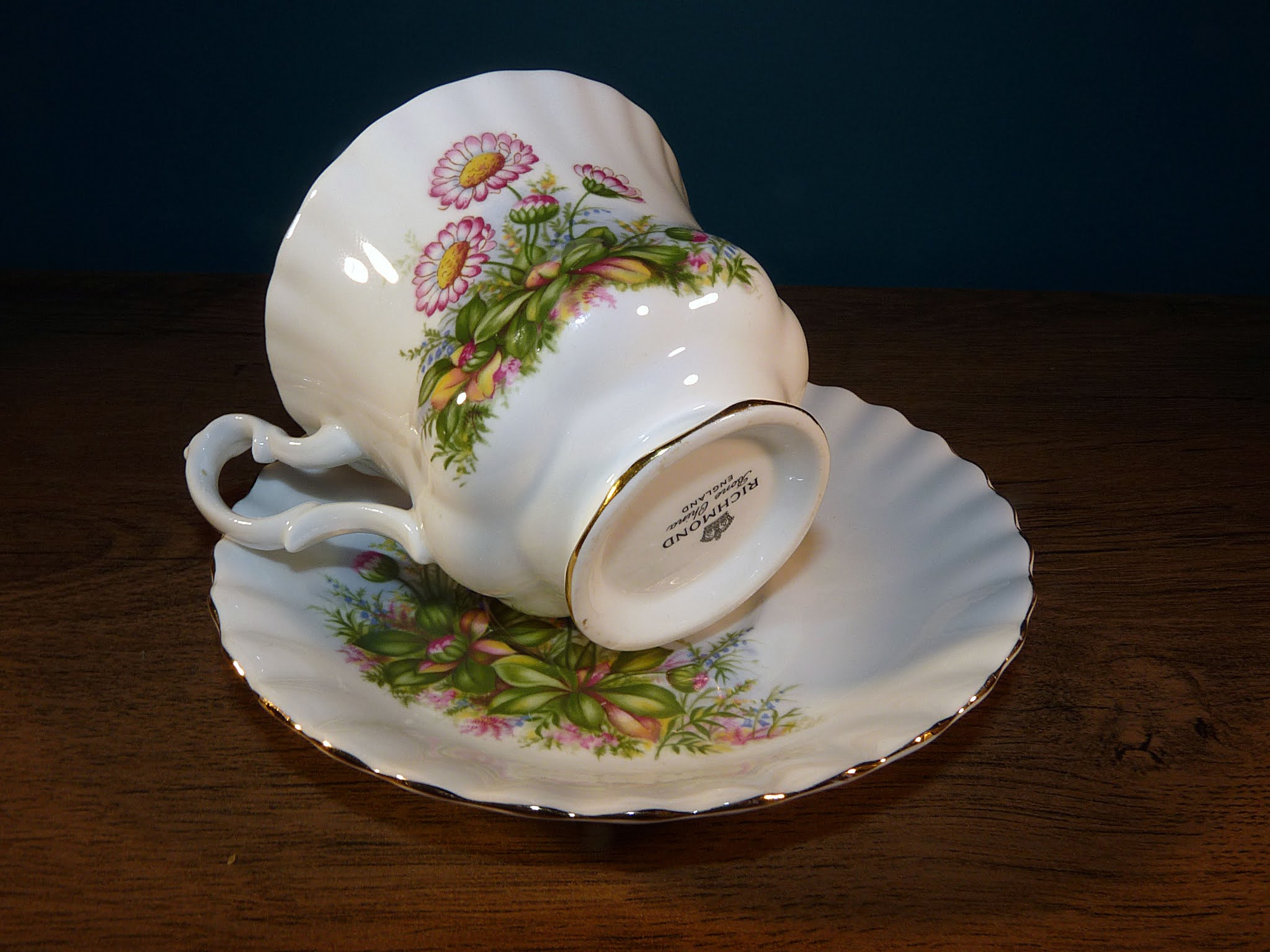 Richmond Bone China filiżanka i spodek wzór stokrotki zdjęcia