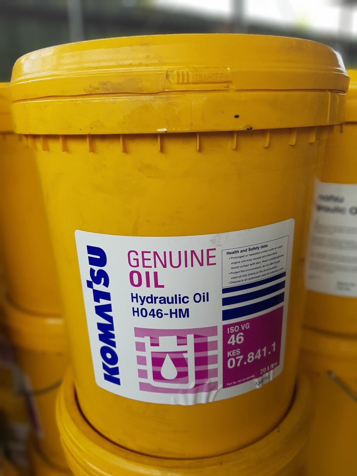 HO46HM/P20 " KGO HO46 PAIL HYDRAULIC OIL" Komatsu Genuine Parts