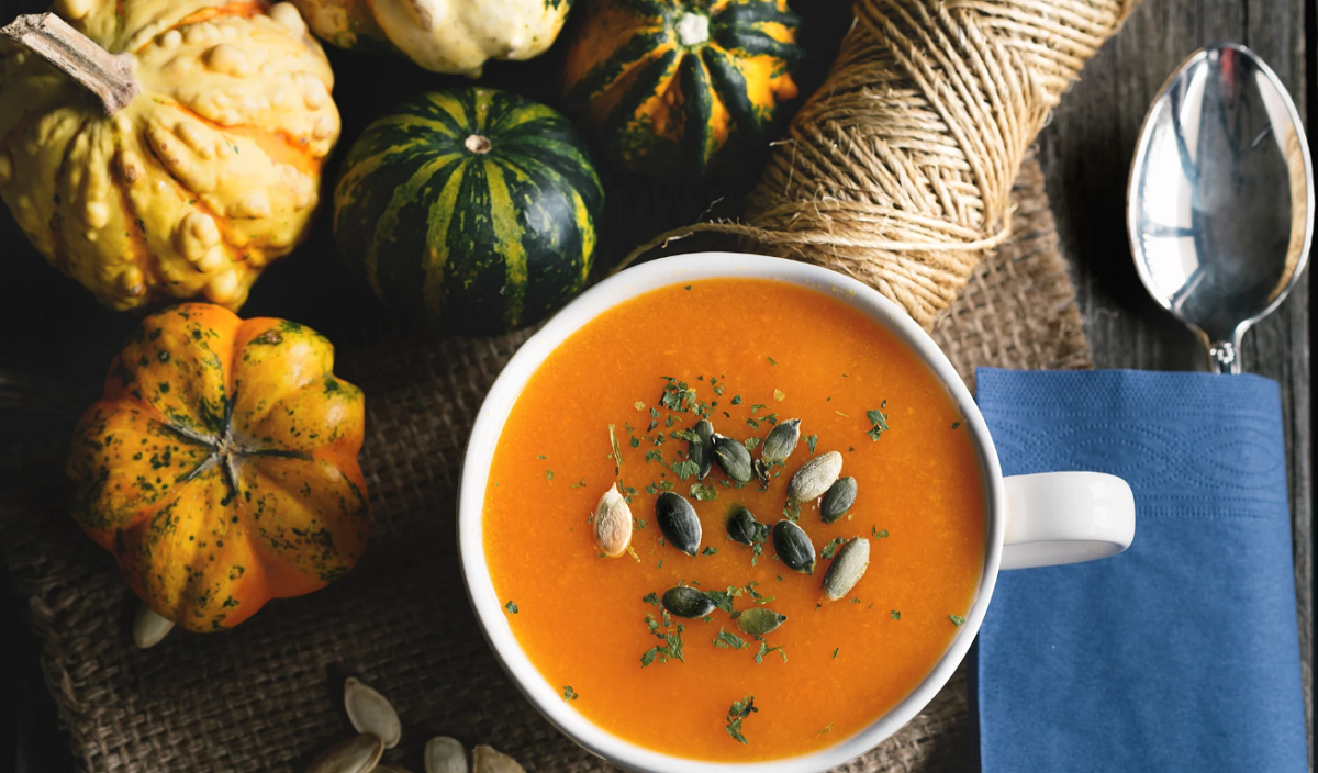 Чечевичный крем-суп с тыквой. Специи для тыквенного супа. Для супа. Тыквенный суп в кафе на фоне окна. Суп гарбузовий от ольги сумской.