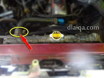 selang radiator bagian atas 