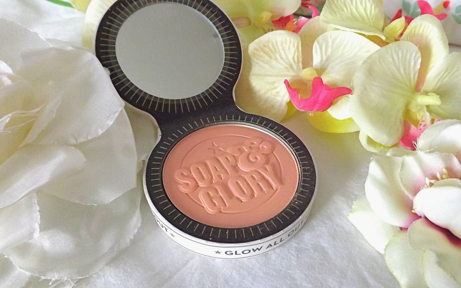carriebrighton Review Soap and Glory's Glow All Out
