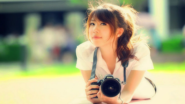 2576-Girl With A Camera HD Wallpaperz