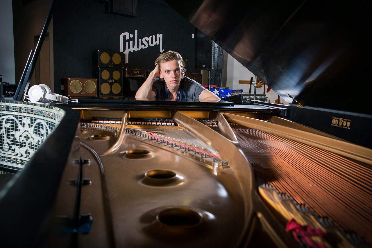 Check out Jamie Campbell Bower's Piano photoshoot for Gibson UK | TMICanada